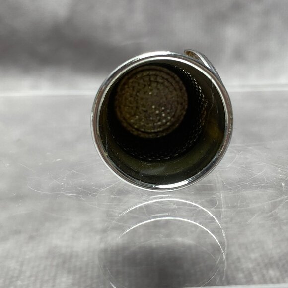 Hood River Oregon Souvenir Thimble With Apple Shield Design - Picture 7 of 8